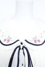 画像3: axes femme POETIQUE / リボン付ストロベリー刺繍ブラウス  生成り Y-26-05-21-025-AX-BL-SZ-ZY (3)