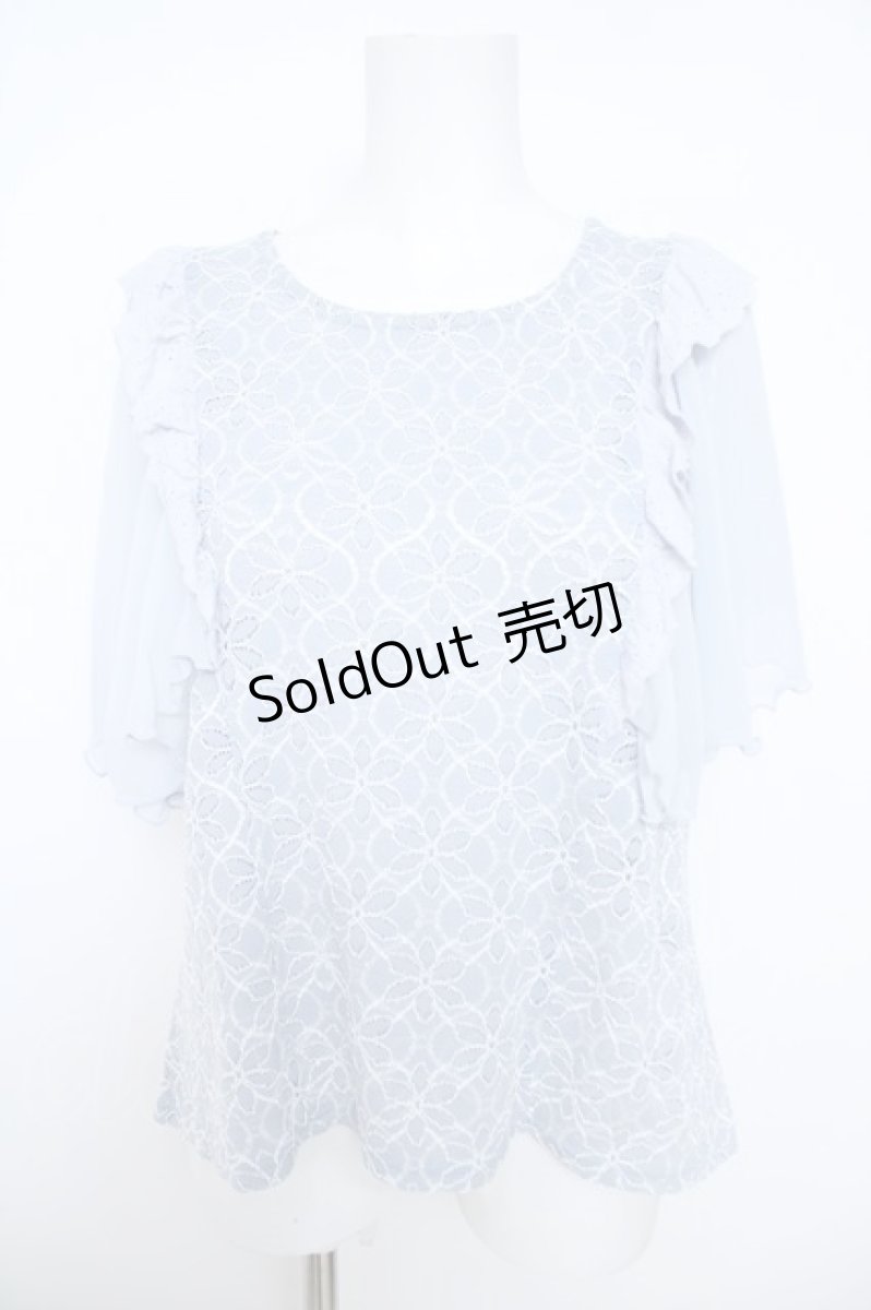 画像1: axes femme / 袖フリルカットワークレーストップス  サックス Y-26-05-21-036-AX-TO-SZ-ZY (1)