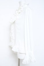 画像2: AND ROMEO / リボンブローチ付きブラウス  白 Y-26-05-23-027-LO-BL-SA-ZY (2)