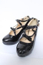画像1: axes femme POETIQUE / レースアップエナメルパンプス M 黒 Y-26-06-03-051-AX-SH-SZ-ZY (1)