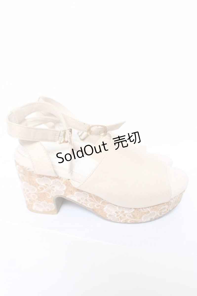 画像4: axes femme POETIQUE / 刺繍ウェッジソールパンプス M ベージュ Y-26-06-03-052-AX-SH-SZ-ZT719 (4)
