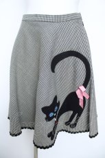 画像1: Emily Temple cute / ねこアップリケ付千鳥ジャンパススカート  グレー Y-26-06-03-199-ET-SK-SZ-ZY (1)