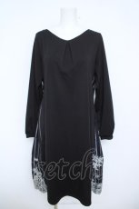 画像1: axes femme / 素材切替刺繍バックシャンワンピース M 黒 Y-26-06-05-085-AX-OP-SZ-ZY (1)