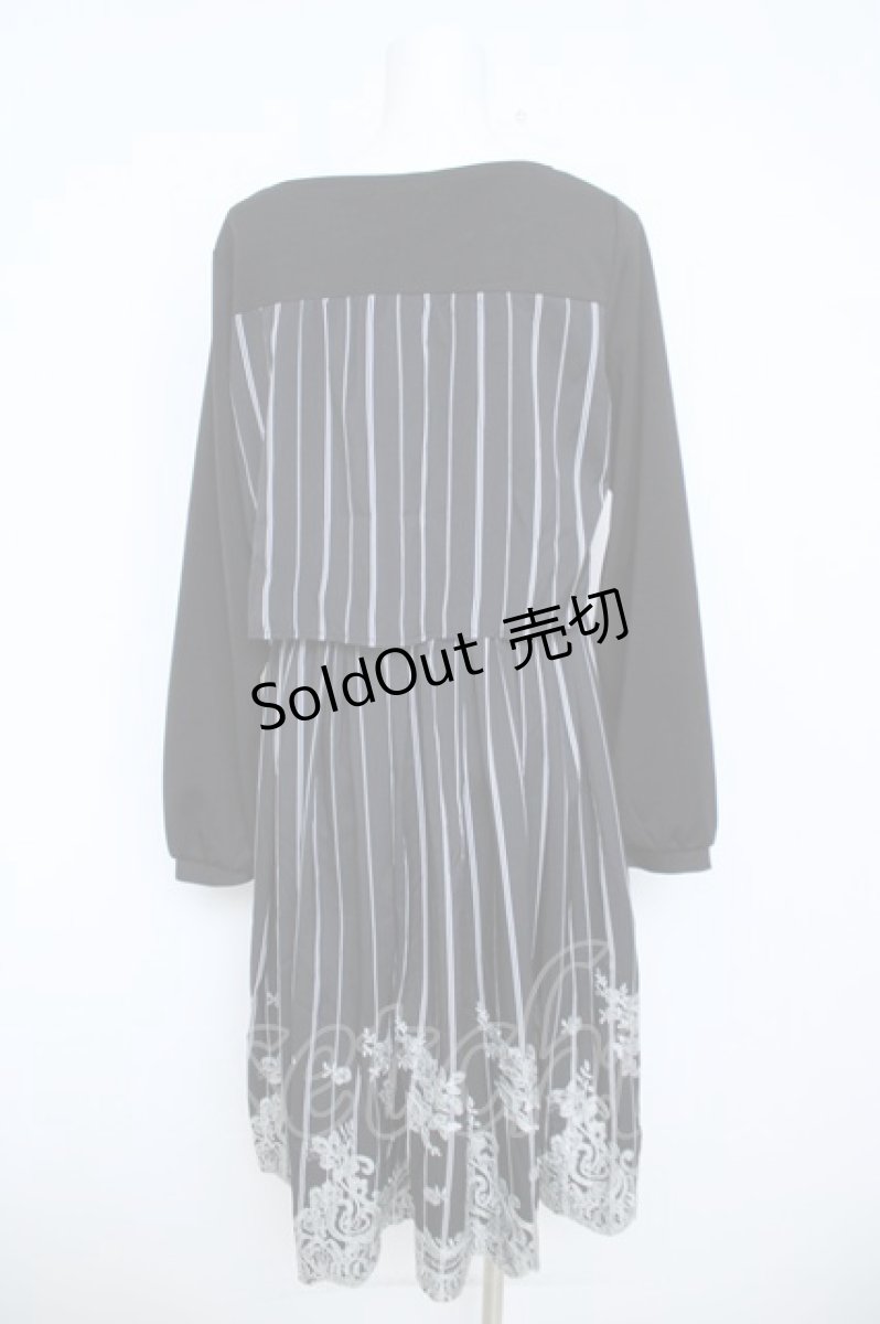 画像2: axes femme / 素材切替刺繍バックシャンワンピース M 黒 Y-26-06-05-085-AX-OP-SZ-ZY (2)