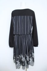 画像2: axes femme / 素材切替刺繍バックシャンワンピース M 黒 Y-26-06-05-085-AX-OP-SZ-ZY (2)