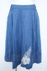 画像1: axes femme / 刺繍入りデニムフレアスカート M ウォッシュ Y-26-06-05-188-AX-SK-SZ-ZY (1)