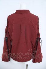 画像2: axes femme POETIQUE / ブローチ付フレアスリーブブラウス M ワイン Y-26-06-08-050-AX-BL-SZ-ZY (2)