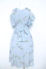 画像2: axes femme / フリル袖シャーリングワンピース M サックス Y-26-06-08-100-AX-OP-SZ-ZY (2)