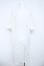 画像2: axes femme / ライン刺繍レースロングシャツ F 白 Y-26-06-08-107-AX-BL-SZ-ZY (2)