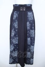 画像1: axes femme / 燕×薔薇柄パッチワークスカート F 紺 Y-26-06-08-133-AX-SK-SZ-ZY (1)