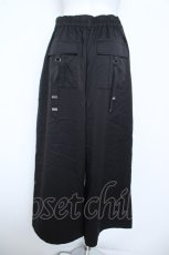 画像2: axes femme / 後カーゴポケットサテンパンツ F 黒 Y-26-06-08-166-AX-PA-SZ-ZY (2)
