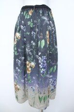画像2: axes femme / ボタニカルガーデン花柄スカート F チャコール Y-26-06-10-121-AX-SK-SZ-ZY (2)