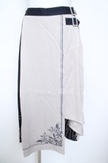 画像1: axes femme / 刺繍入バイカラーアシメスカート F ベージュ Y-26-06-10-130-AX-SK-SZ-ZY (1)