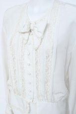 画像4: INGEBORG / リボンフリルブラウス  白 Y-26-06-12-005-LO-BL-SZ-ZY (4)