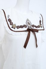 画像3: Amavel / チョコ刺繍スクエア衿プルオーバーブラウス  白Ｘブラウン Y-26-06-13-053-CA-BL-SA-ZY (3)