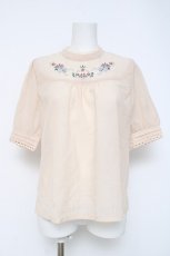 画像1: an another angelus / スタンドカラー刺繍ブラウス  アイボリー Y-26-06-13-057-CA-BL-SA-ZY (1)