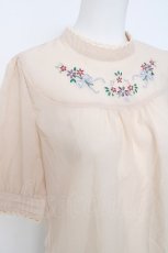 画像3: an another angelus / スタンドカラー刺繍ブラウス  アイボリー Y-26-06-13-057-CA-BL-SA-ZY (3)