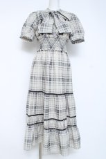 画像1: evelyn / ボウタイチェックワンピース  ベージュ Y-26-06-13-092-LO-OP-SZ-ZY (1)