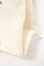 画像4: Maison de FLEUR / フラワー刺繍ロゴトート  生成り Y-26-06-13-019-LO-BG-SZ-ZY (4)