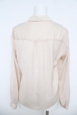 画像2: an another angelus / ヨークレースビジュー釦ブラウス F PINK BEIGE Y-26-06-14-076-CA-BL-SZ-ZY (2)
