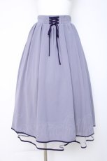 画像1: axes femme POETIQUE / リボン花柄バックフリルスカート  ラベンダー Y-26-06-16-097-AX-SK-SZ-ZY (1)