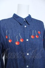画像3: INGEBORG / チェリー刺繍デニムブラウス  インディゴ Y-26-06-18-086-LO-BL-SZ-ZY (3)