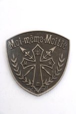 画像1: Moi-meme-Moitie / クロスロゴ・エンブレムバッチ  ガンメタ Y-26-06-18-013-MO-ZA-SZ-ZY (1)
