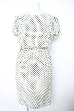 画像1: INGEBORG / 袖タックデザインドットワンピース  オフ×黒 Y-26-06-18-124-LO-OP-SZ-ZY (1)