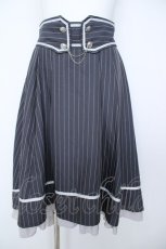 画像1: axes femme / ベルト風フィッシュテールスカート  グレー Y-26-06-18-159-AX-SK-SZ-ZY (1)