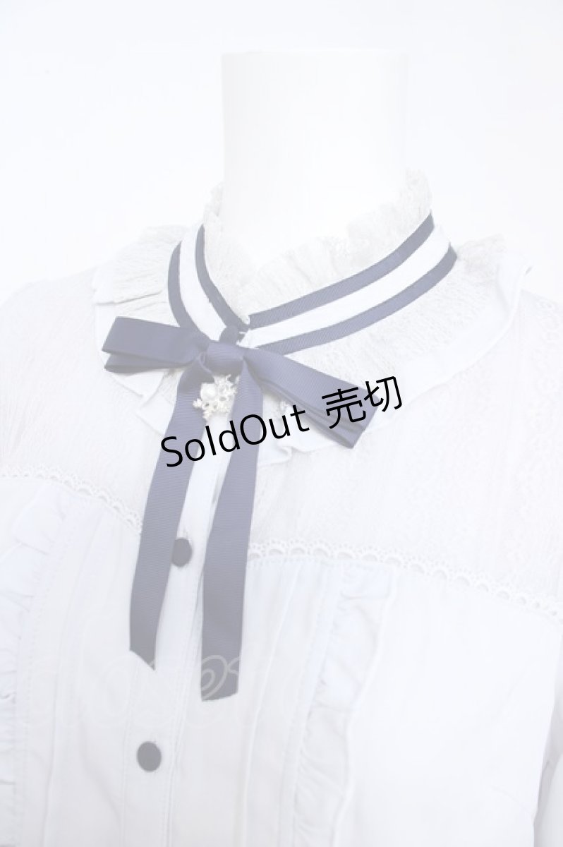 画像3: axes femme POETIQUE / スノークリスタルブローチブラウス  グレー Y-26-06-18-041-AX-BL-SZ-ZY (3)