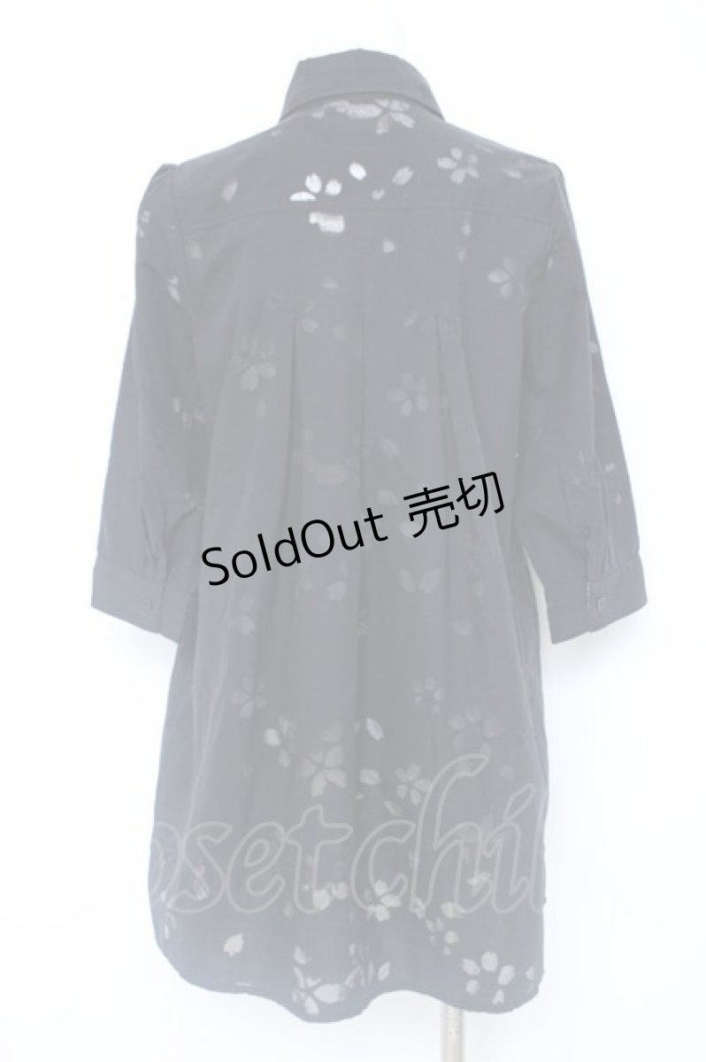 画像2: gouk / 桜透かしロングシャツ  黒 Y-26-06-20-042-GO-BL-SZ-ZY (2)