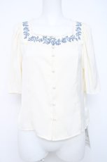 画像1: an another angelus / スクエアネックアンティークローズ刺繍ブラウス F アイボリー Y-26-06-22-011-CA-BL-SZ-ZY (1)