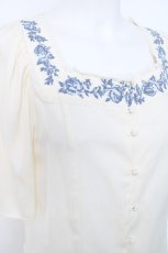画像3: an another angelus / スクエアネックアンティークローズ刺繍ブラウス F アイボリー Y-26-06-22-011-CA-BL-SZ-ZY (3)