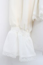 画像4: an another angelus / レース使いダブルラッフル衿ブラウス F オフホワイト Y-26-06-22-012-CA-BL-SZ-ZY (4)