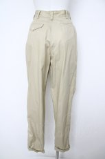 画像2: INGEBORG / タック入りテーパードパンツ  ベージュ Y-26-06-24-102-LO-PA-SZ-ZY (2)