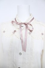 画像3: axes femme POETIQUE / 巻き薔薇デザインフリルブラウス  ベージュ Y-26-06-24-013-AX-BL-SZ-ZY (3)
