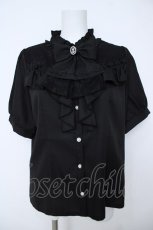 画像1: axes femme / リボン×ジャボブローチブラウス  黒 Y-26-06-24-026-AX-BL-SZ-ZY (1)