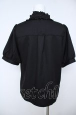 画像2: axes femme / リボン×ジャボブローチブラウス  黒 Y-26-06-24-026-AX-BL-SZ-ZY (2)