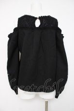 画像3: axes femme POETIQUE / 肩あき刺繍ブラウス  黒 Y-26-06-30-071-AX-BL-SZ-ZY (3)