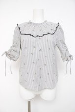 画像1: axes femme POETIQUE / ストライプローズブラウス  グレー Y-26-06-30-073-AX-BL-SZ-ZY (1)