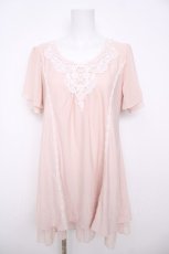 画像1: axes femme / 胸元レース半袖ワンピース  ピンク Y-26-06-30-124-AX-OP-SZ-ZY (1)
