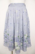 画像1: axes femme / 紫陽花パネル柄スカート  サックス Y-26-06-30-146-AX-SK-SZ-ZY (1)