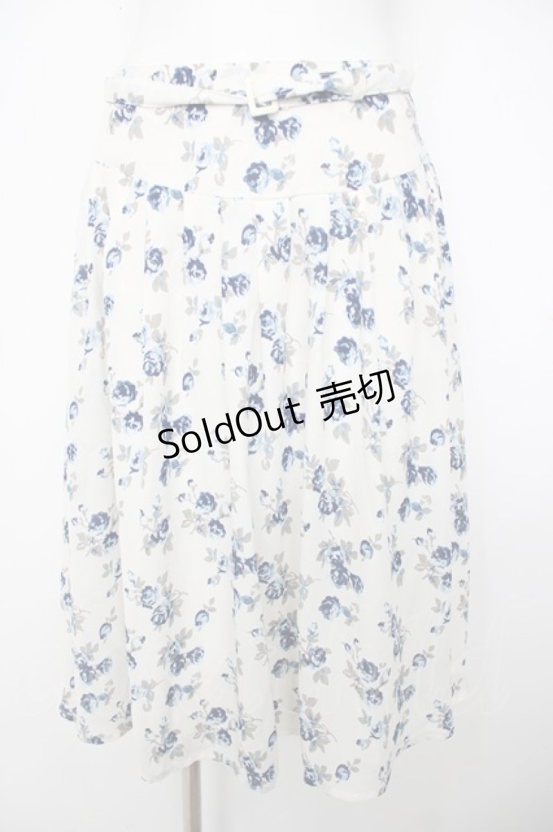 画像1: an another angelus / ベルト付き薔薇柄スカート  白×ブルー Y-26-06-30-151-CA-SK-SZ-ZI (1)