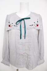 画像1: axes femme POETIQUE / フルーツ刺繍セーラーブラウス  グレー Y-26-07-01-067-AX-BL-SZ-ZY (1)