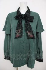 画像1: axes femme / メロディ刺繍ケープ袖ブラウス  グリーン Y-26-07-01-076-AX-BL-SZ-ZY (1)