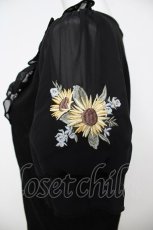 画像3: axes femme POETIQUE / ヒマワリ刺繍フリルカットプルオーバー  黒 Y-26-07-01-096-AX-TO-SZ-ZY (3)