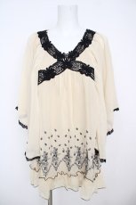 画像1: axes femme / 裾刺繍シフォンチュニ  生成り Y-26-07-01-142-AX-OP-SZ-ZY (1)