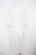 画像2: axes femme / ライン刺繍レースロングシャツ  白 Y-26-07-01-022-AX-BL-SZ-ZY (2)