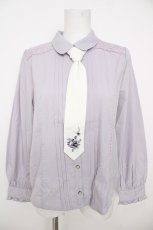 画像1: axes femme / ネクタイ付ブラウス  ラベンダー Y-26-07-01-004-AX-BL-SZ-ZY (1)