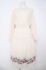 画像1: axes femme NOSTALGIE / ドットドビー刺繍ワンピース M 生成り Y-26-07-05-120-AX-OP-SZ-ZY (1)